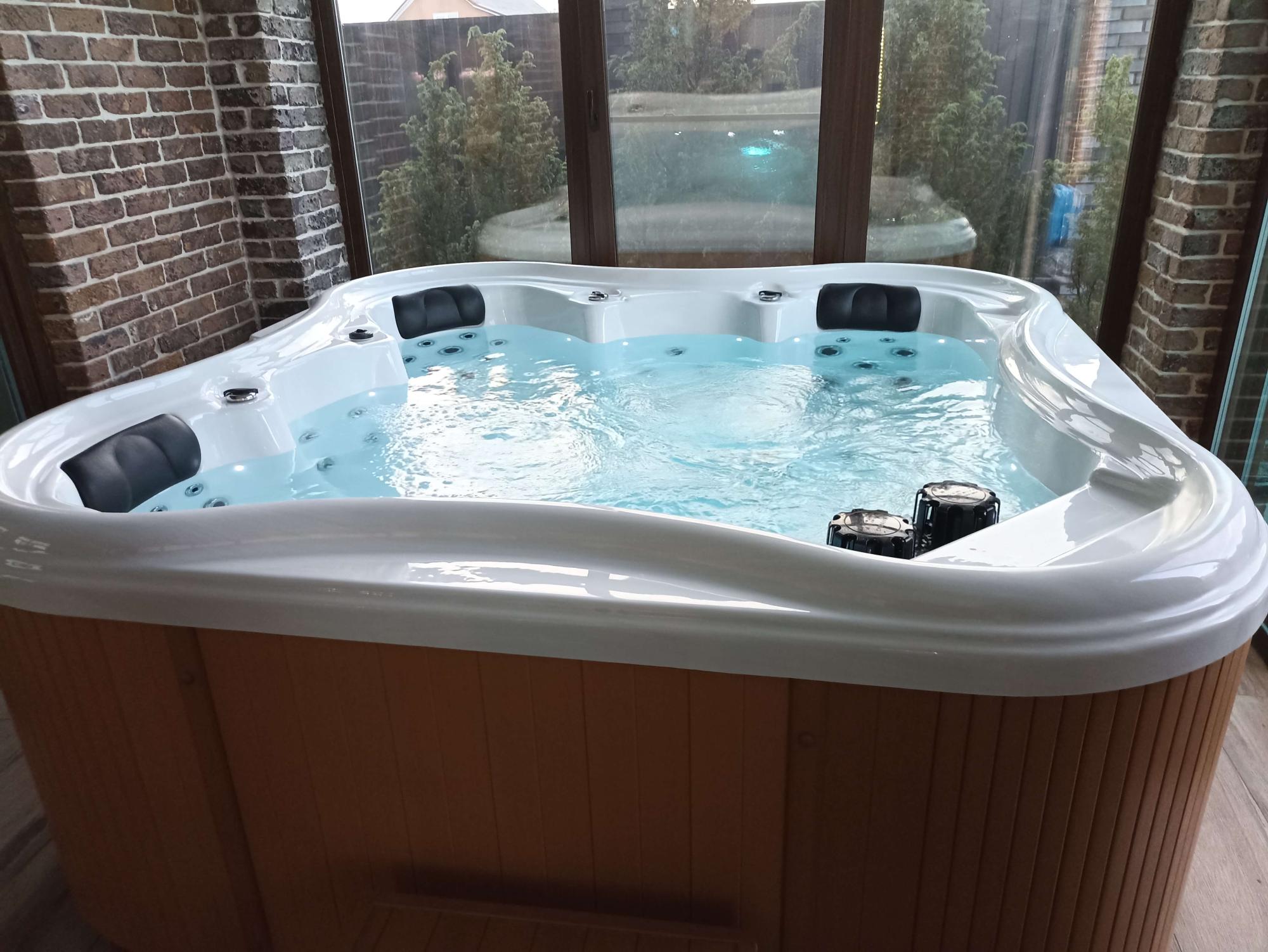 Доставка спа-бассейна Lovia Spa ZR6005